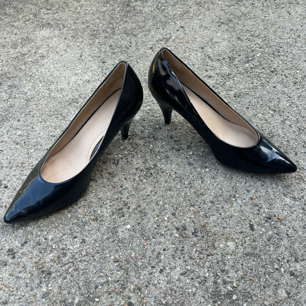 Patent leather pump